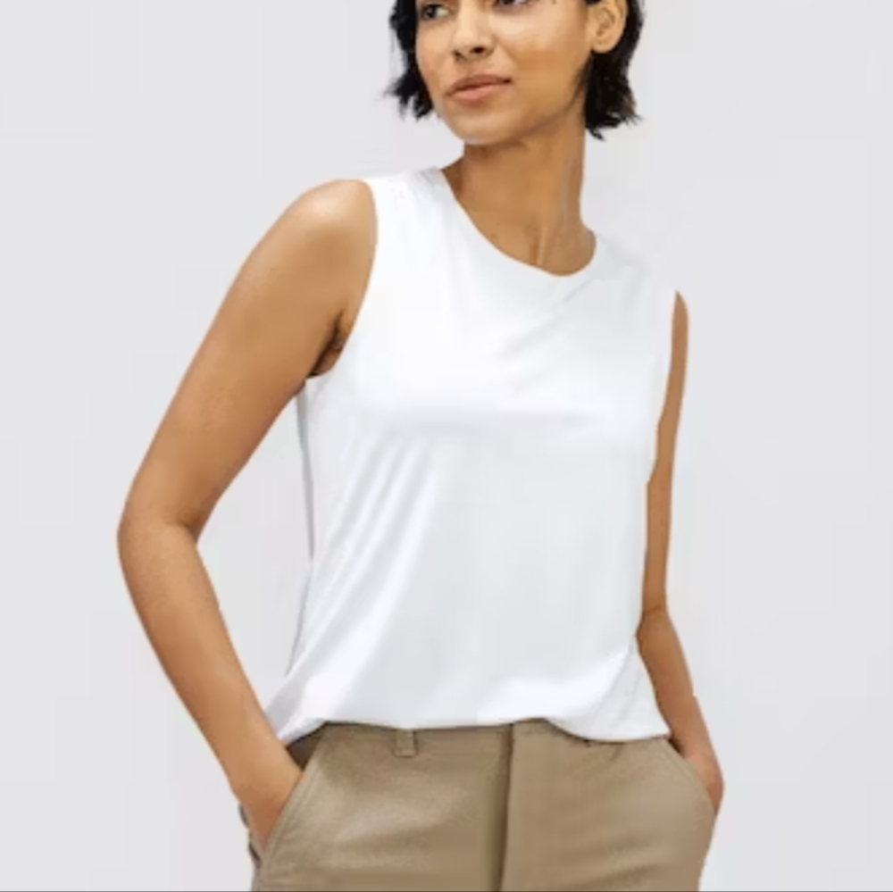 NWT Luxe Touch Tank